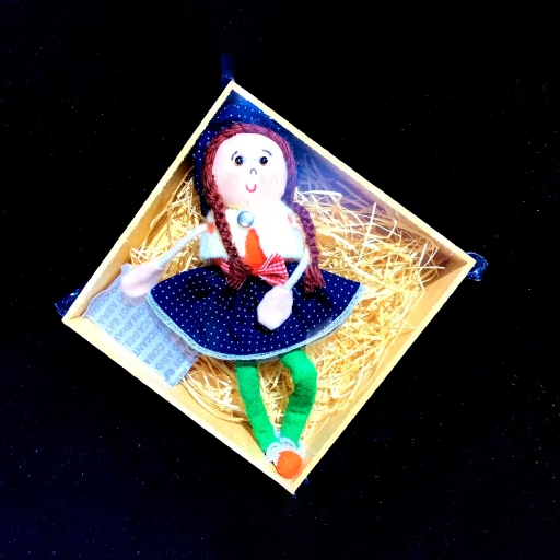 Boneca Colecionável+brinde Surpresa